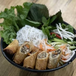 B12 Bún chả giò/Vermicelli Noodles with Vietnamese Pork Egg Rolls